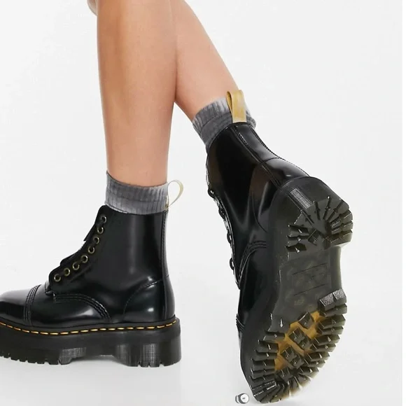 NWT Dr. Martens Sinclair Vegan Patent Leather boots in black Size 8 - Picture 5 of 16